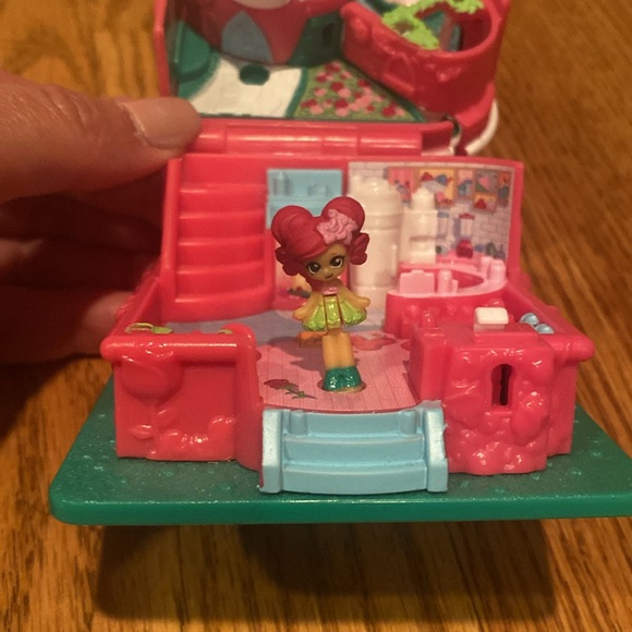 Tiny doll playhouse - Picture 7 of 9